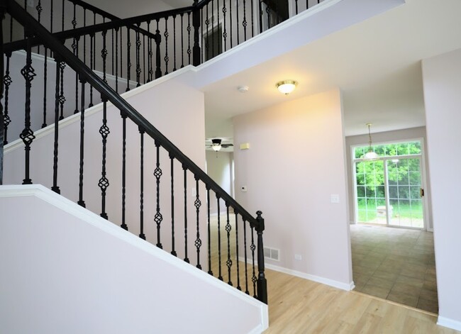 Building Photo - 771 S Sienna Dr