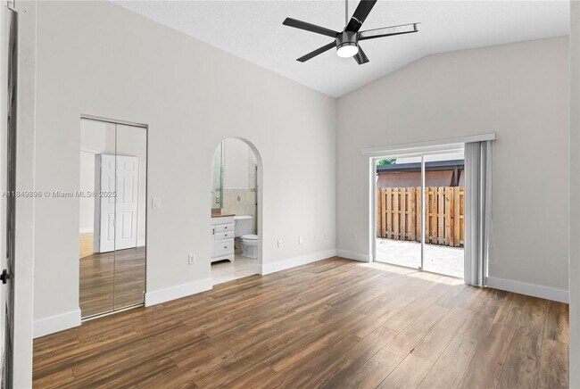 Building Photo - 14611 SW 156th Ave