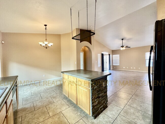 Building Photo - 8999 E Marci Lynne Way