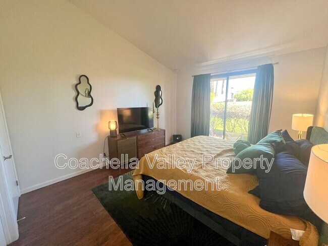 Building Photo - 1310 Campeon Cir