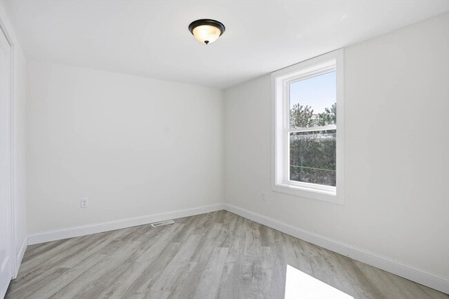 Building Photo - 23 Blake St