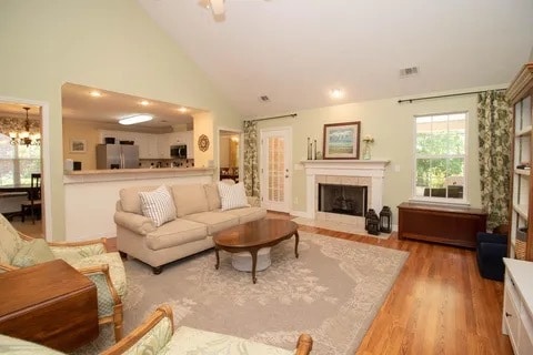 Building Photo - 241 Bainbridge Dr