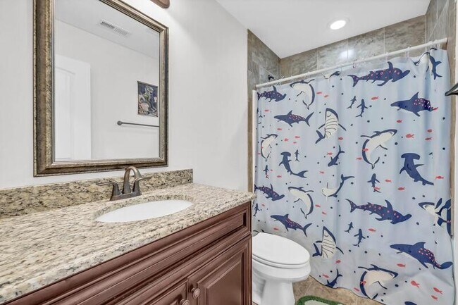 Building Photo - 820 Carousel Ct