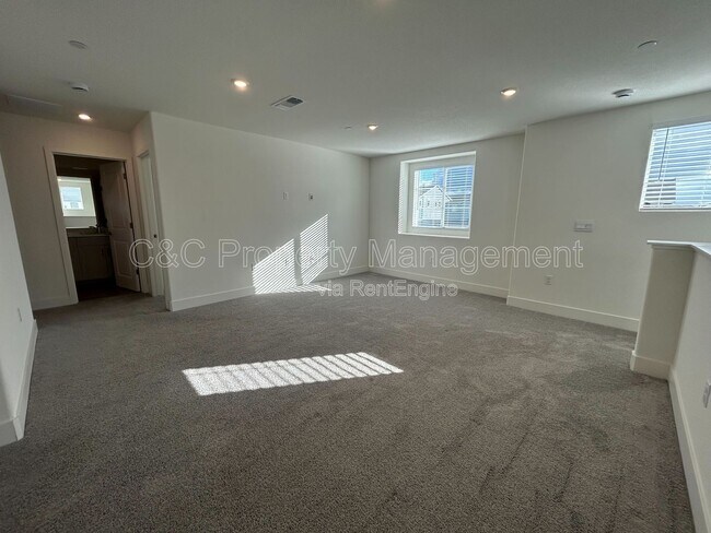 Building Photo - 158 Goldback St