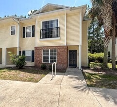Building Photo - Beautiful 2/2.5 in Magnolia Place