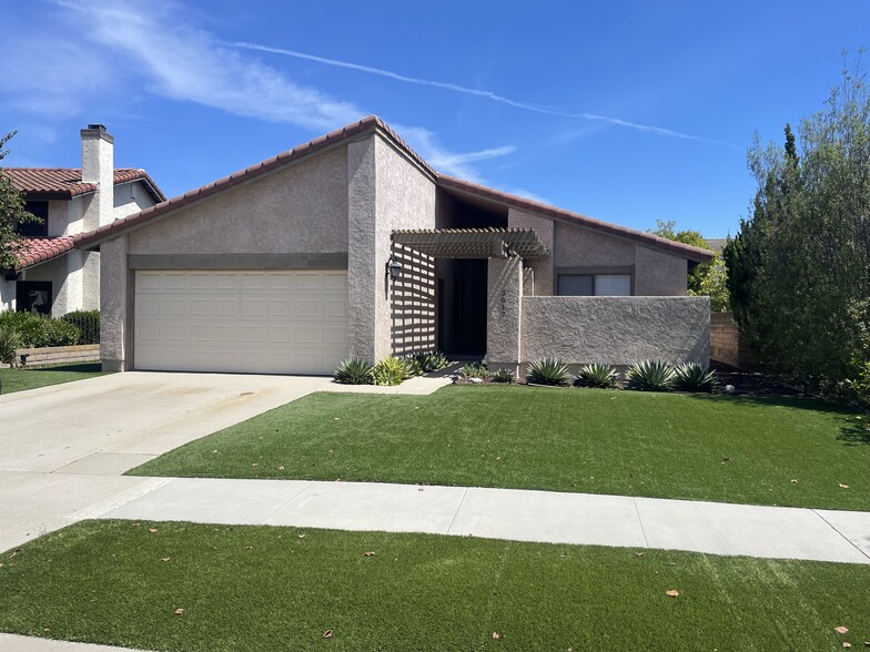 Primary Photo - 3017 Softwind Way