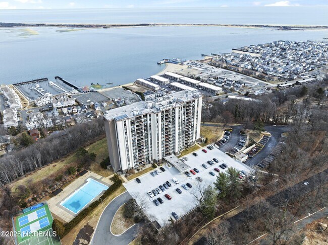 Building Photo - 1 Scenic Dr