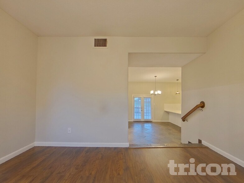 Building Photo - 7512 Skylake Ct