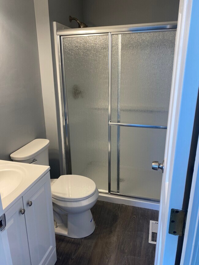 Building Photo - Sunbury Townhome