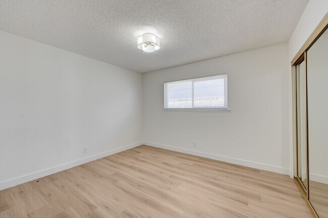 Building Photo - 4382 E Del Santos Dr
