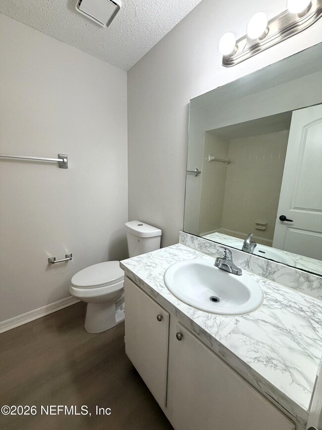 Building Photo - 5646 Pinebay Cir S