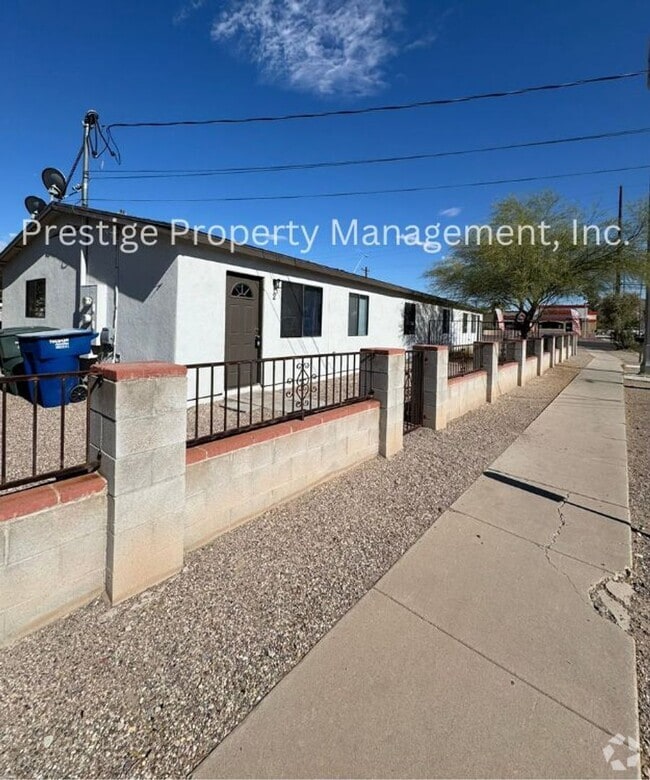 Building Photo - 2258