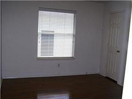 Building Photo - 15534 Sarah's Creek Dr
