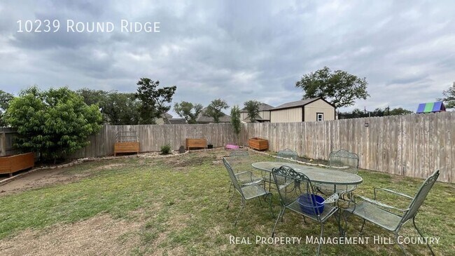 Building Photo - 10239 Round Rdg