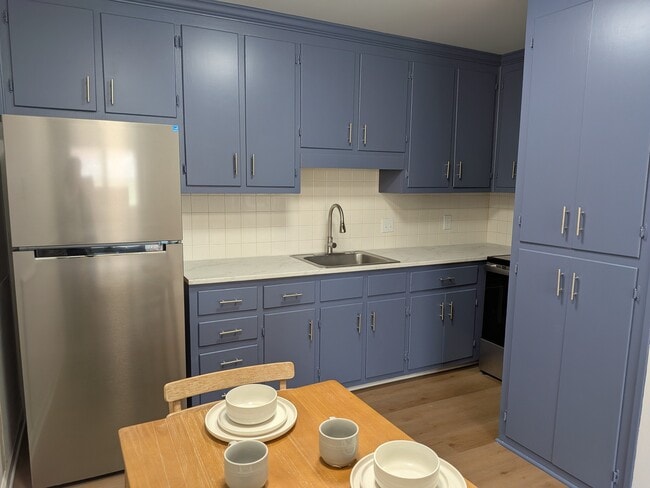 Building Photo - Summercrest Apartments