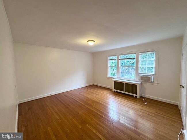 Building Photo - 4417 Volta Pl NW
