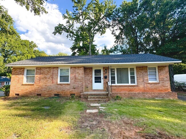 Building Photo - Newly Renovated 3BR/2BA Home in Charlotte ...