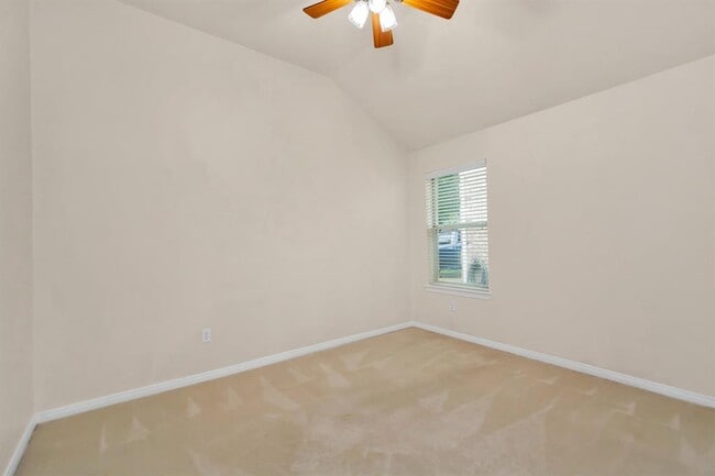 Building Photo - 16510 Bluff Springs Dr