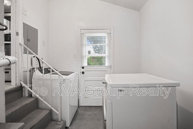 Building Photo - 3411 Oxnard Rd