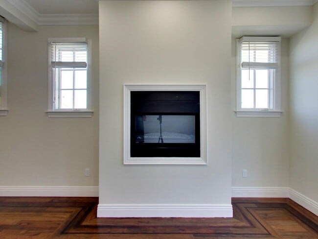 Building Photo - 1129 Green St