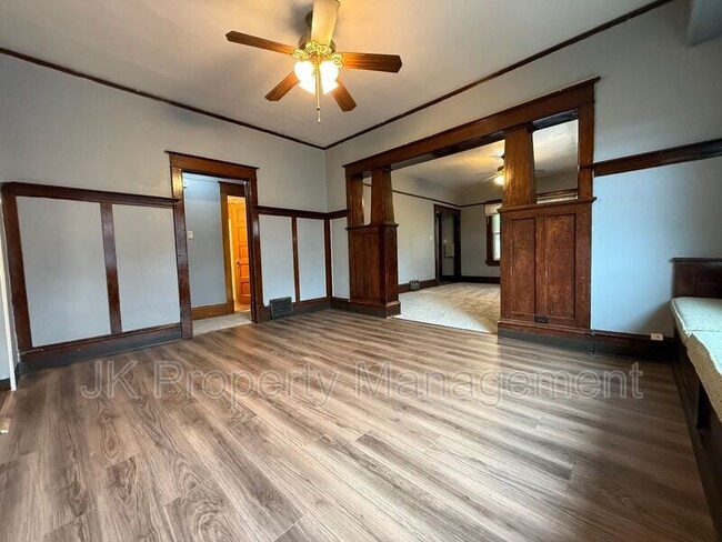 Building Photo - 609 6th Ave N