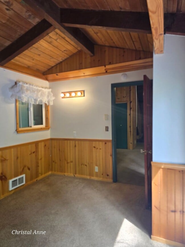 Building Photo - Waterfront 1 bedroom with a loft