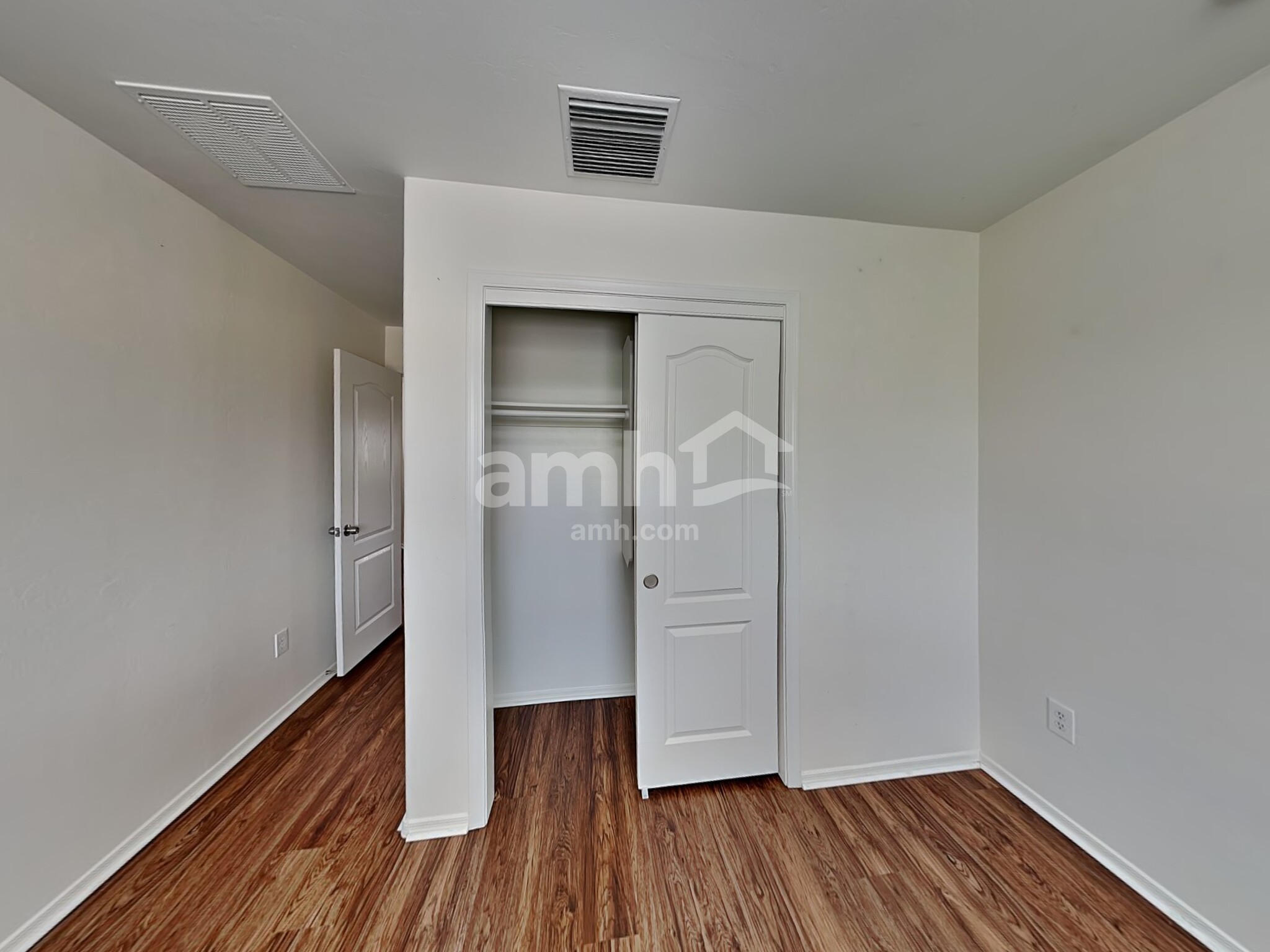 Building Photo - 6613 E Gehrig Ln