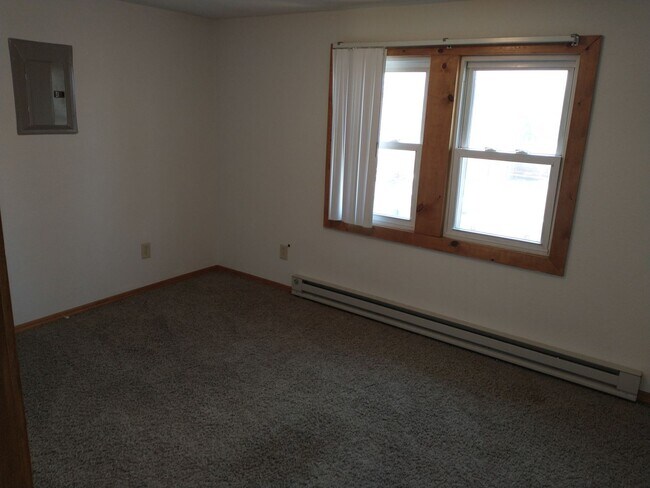 Building Photo - 8th St Virginia