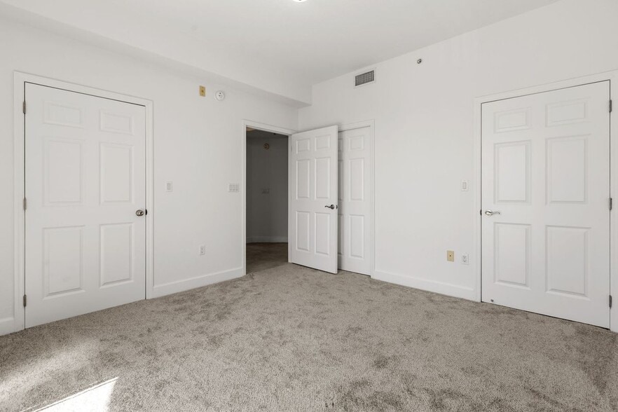 Building Photo - 807 Mystic Dr