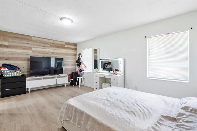 Building Photo - 2759 NW 198th Terrace