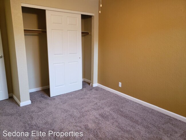 Building Photo - 120 E Cortez Dr