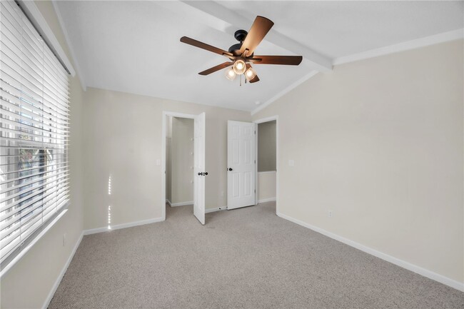 Building Photo - 103 Sunningdale Ct