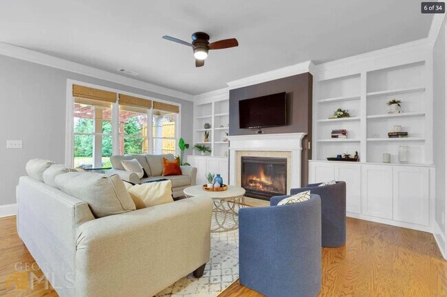 Building Photo - 1094 Mendell Cir NE