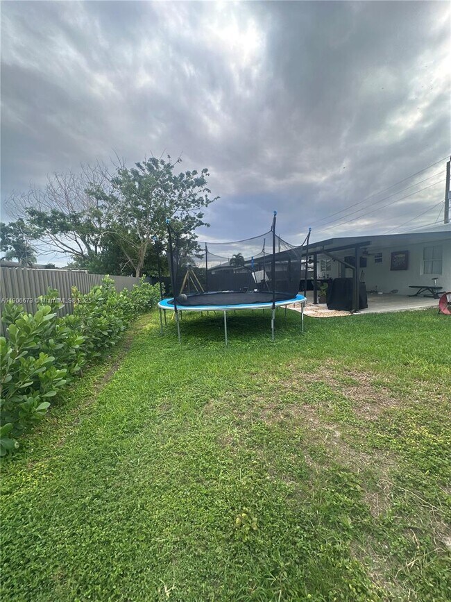 Building Photo - 22045 SW 114th Ave