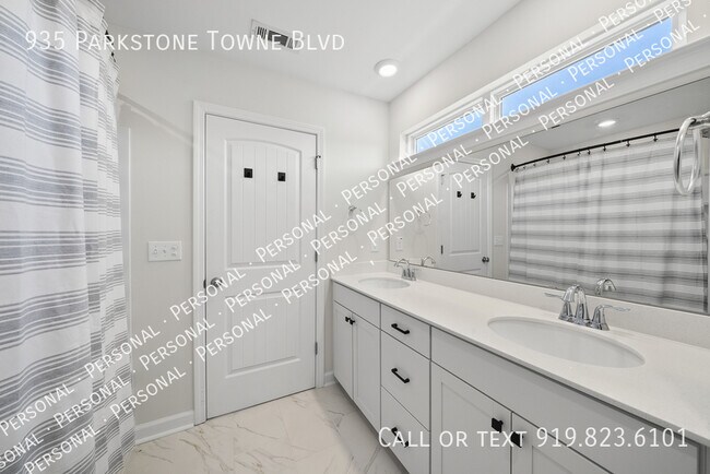 Building Photo - 935 Parkstone Towne Blvd
