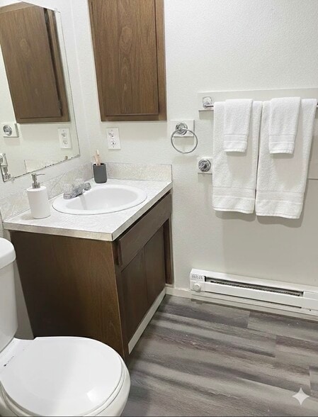 Building Photo - 216 Ellingson Dr