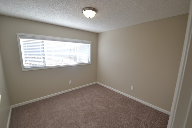 Building Photo - 1410 E Abila St