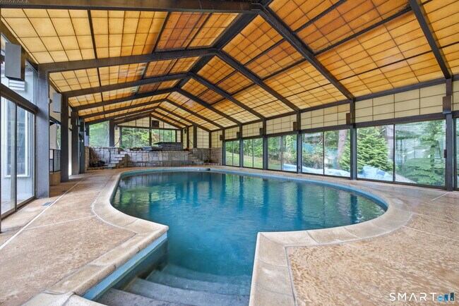 Building Photo - 1 Tulip Tree Ln