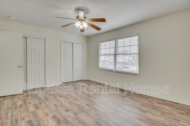 Building Photo - 1402 Arsenal Ave