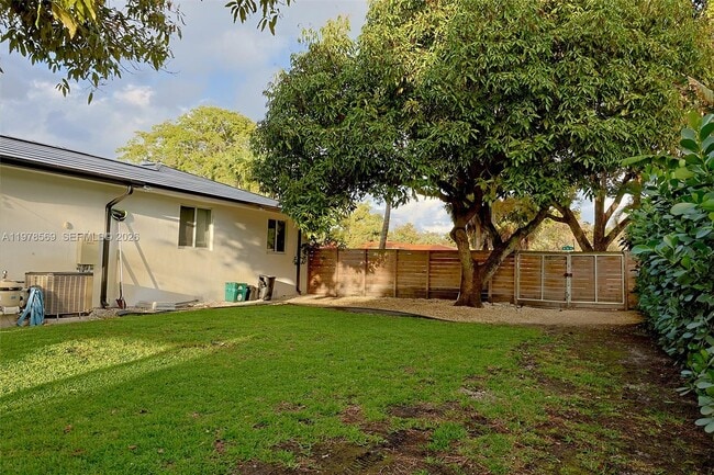 Building Photo - 10804 NW 2nd Ave