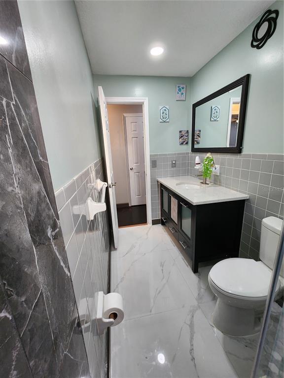 Building Photo - 3409 NE 22nd Ct