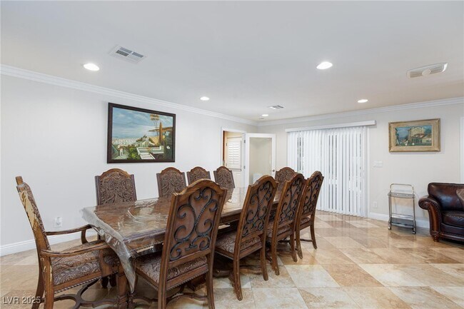 Building Photo - 5033 Saluda Cir