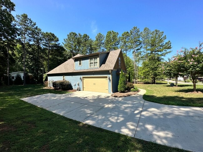 Building Photo - 8643 Amandine Way