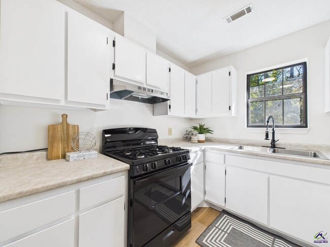 Building Photo - 4508 Bon Ayer Cir