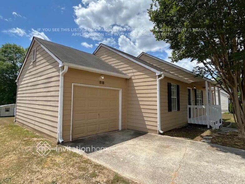 Building Photo - 443 Linda Ln