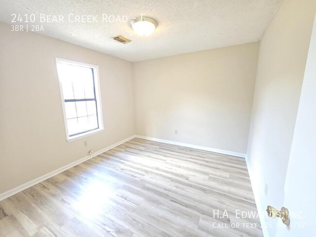 Building Photo - 2410 Bear Creek Rd