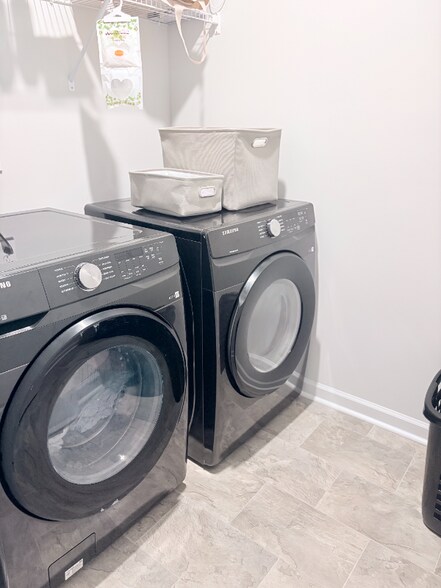 Building Photo - 1142 Button Buck Ln