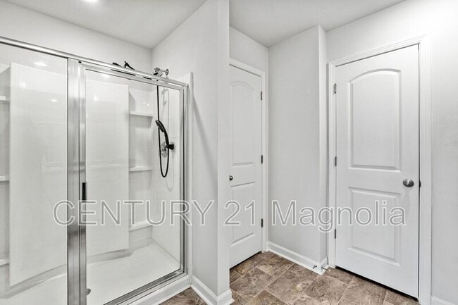 Building Photo - 4343 Newland St