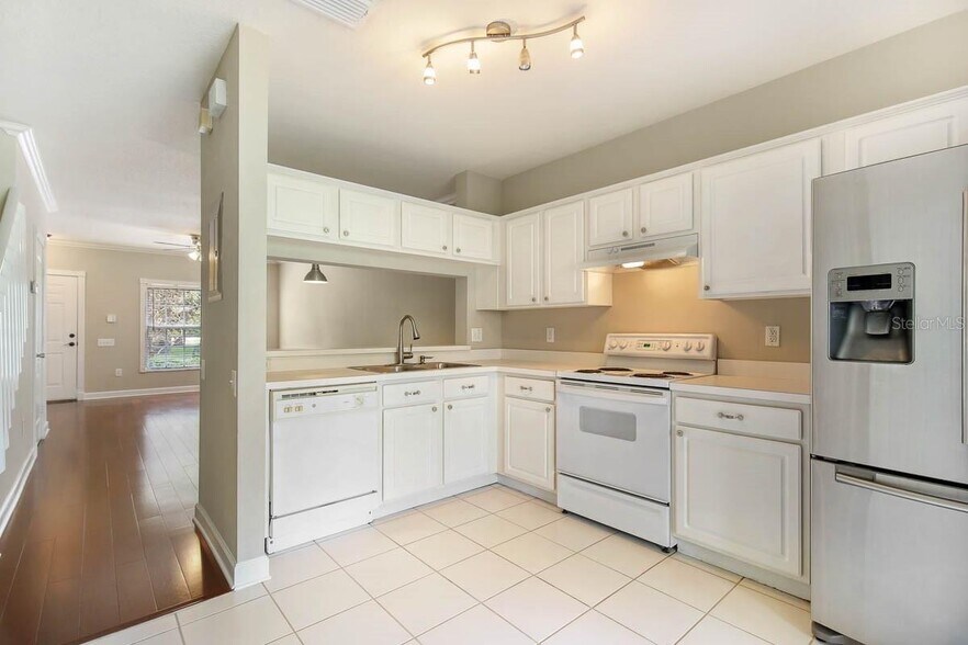 Building Photo - 2403 Lake Woodberry Cir