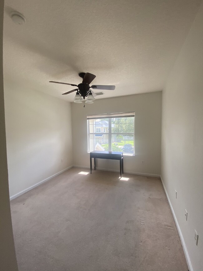 Building Photo - FOR RENT:  3 Bedroom 2 Bathroom Condo w/at...